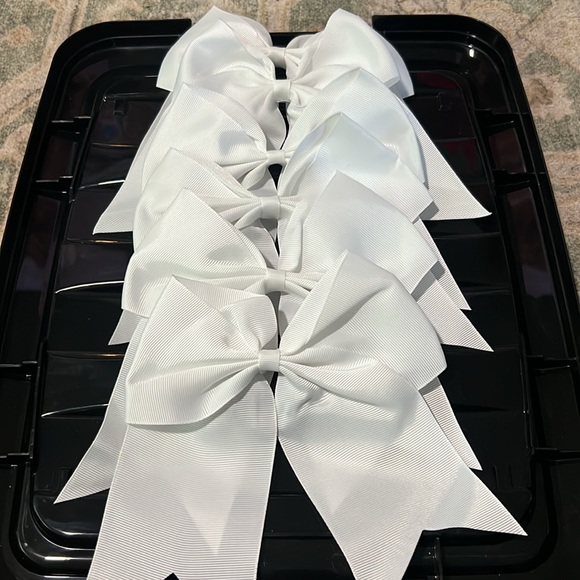 6 solid white bows - Picture 3 of 4